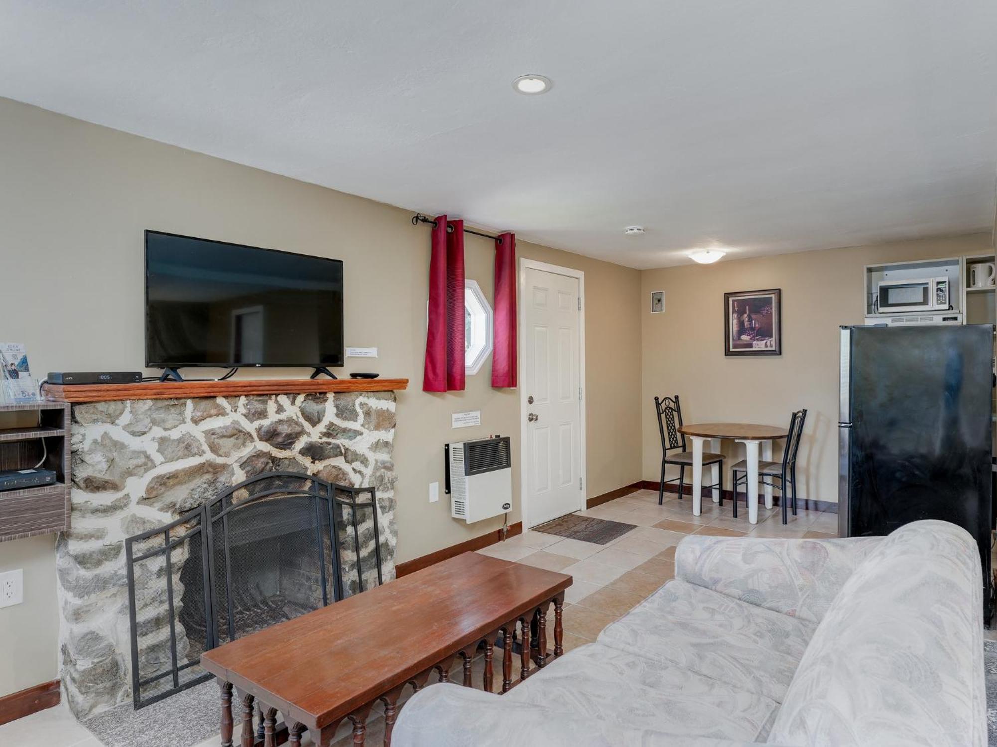 Malahat Bungalows Motel Экстерьер фото