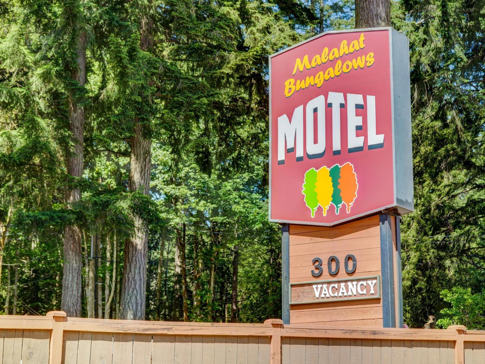 Malahat Bungalows Motel Экстерьер фото
